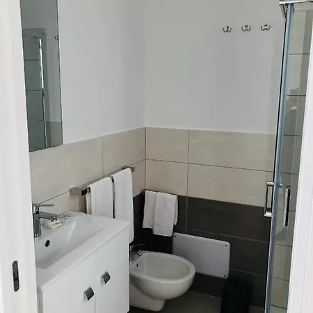 Miluna Guest house *